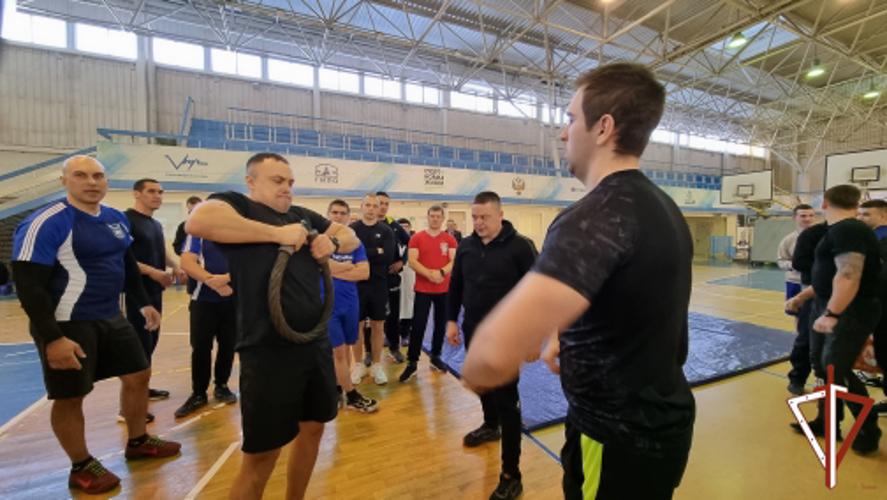 Росгвардейцы в Екатеринбурге приняли участие в  традиционном силовом марафоне памяти своего коллеги из МВД Данила Халимова 