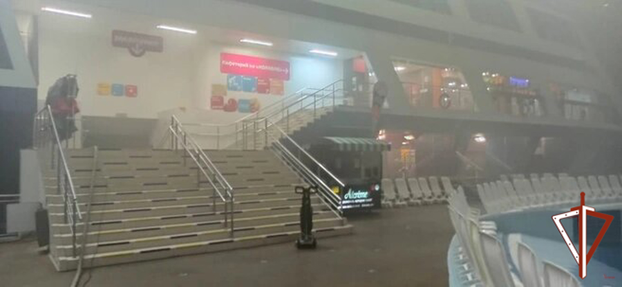 В Екатеринбурге росгвардейцы оказали содействие экстренным службам в ликвидации пожара в аквапарке