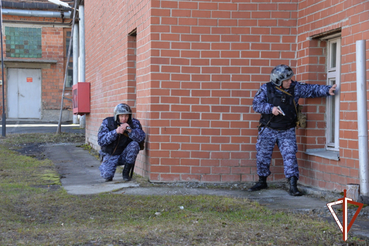 В Екатеринбурге росгвардейцы состязались за звание лучшего по профессии