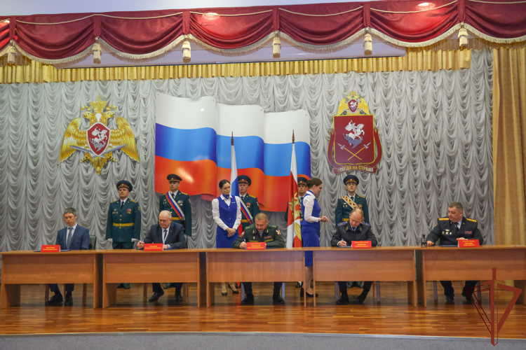 Торжественная церемония гашения посвященной Герою России Владимиру Ласточкину марки состоялась в Екатеринбурге