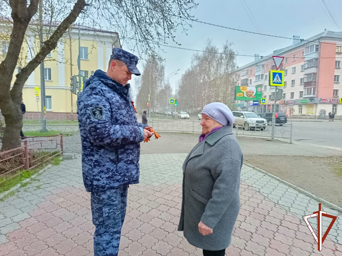Военнослужащие и сотрудники Росгвардии на Урале присоединились к Всероссийской акции «Георгиевская ленточка»