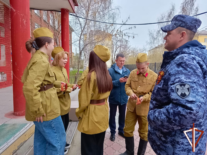 Военнослужащие и сотрудники Росгвардии на Урале присоединились к Всероссийской акции «Георгиевская ленточка»