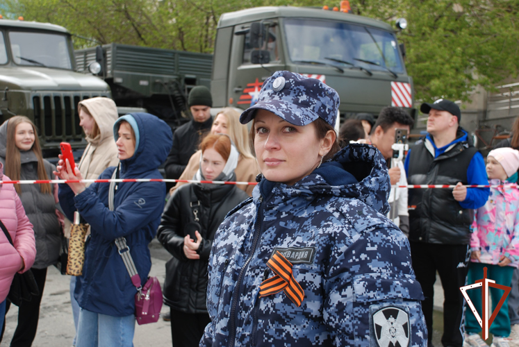 В Свердловской области сотрудники Росгвардии обеспечили охрану порядка на праздничных мероприятиях в честь Дня Победы