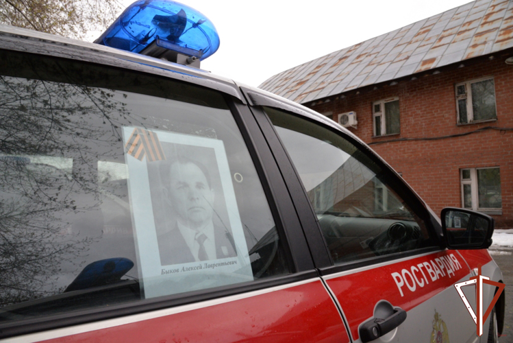 В Свердловской области дан старт ведомственной акции «Бессмертный автополк»