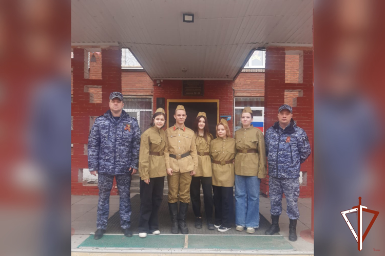 Военнослужащие и сотрудники Росгвардии на Урале присоединились к Всероссийской акции «Георгиевская ленточка»