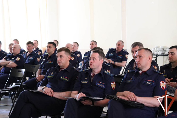 В Уральском округе Росгвардии состоялся сбор специалистов материально-технического обеспечения авиации Росгвардии