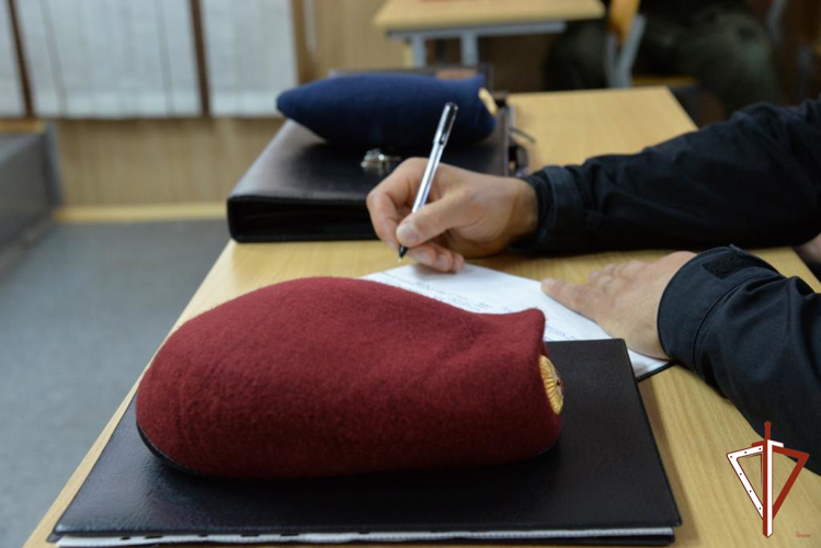 Заместитель командующего Уральским округом Росгвардии совершил рабочую поездку в спецподразделения ведомства в Екатеринбурге