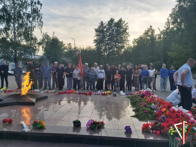 Росгвардейцы принимают участие в мероприятиях, посвященных Дню памяти и скорби в Свердловской области