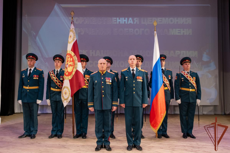 В Свердловской области состоялось вручение Боевого знамени полку по охране важных государственных объектов