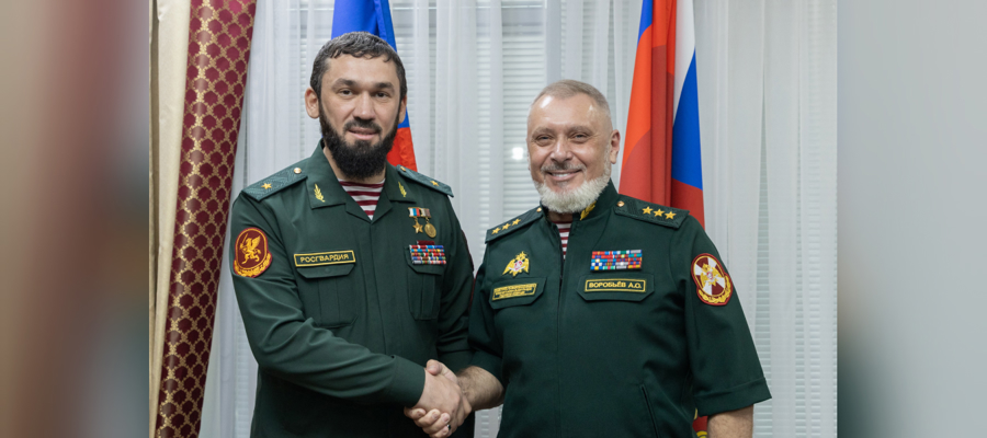 Генерал-полковник Алексей Воробьев встретился c Героем Российской Федерации генерал-майором Магомедом Даудовым  