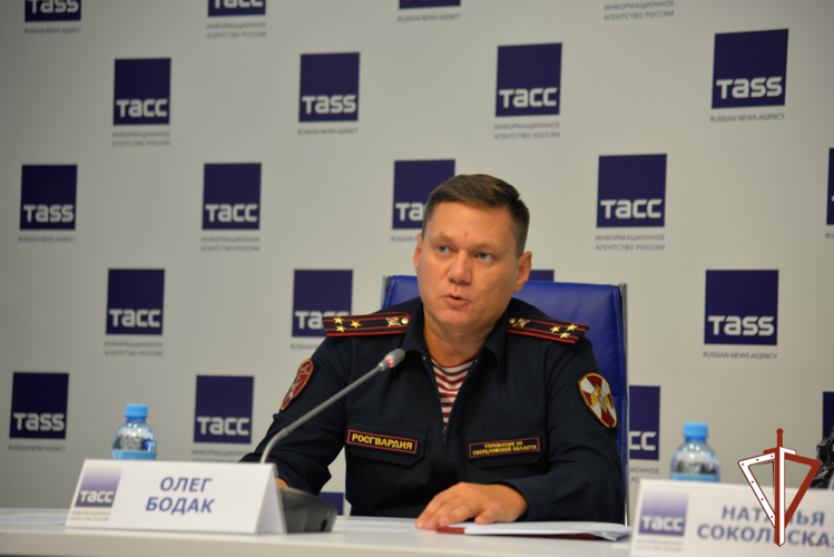 В Екатеринбурге представитель Росгвардии поделился информацией о готовности образовательных учреждений региона к новому учебному году
