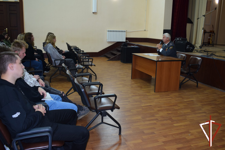 В Свердловской области росгвардейцы провели для молодежи мероприятия, приуроченные памяти жертв трагедии в Беслане