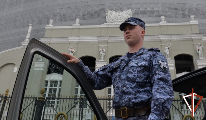 Сотрудники Росгвардии обеспечили безопасность матча первенства России по футболу Первой лиги в Екатеринбурге