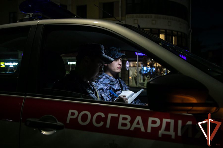 В Свердловской области росгвардейцы задержали по горячим следам подозреваемого в краже драгоценностей в особо крупном размере