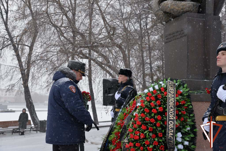 В Екатеринбурге росгвардейцы почтили память сослуживцев, погибших при исполнении  служебных обязанностей