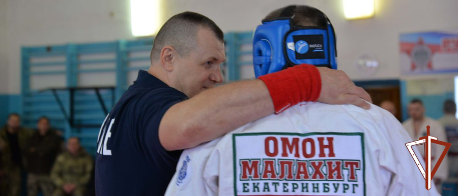 В Екатеринбурге росгвардейцы продемонстрировали навыки рукопашного боя