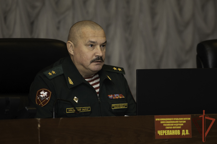 Оперативный сбор с руководящим составом Уральского округа Росгвардии проходит в Екатеринбурге