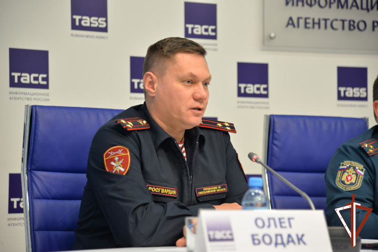 На Среднем Урале представитель Росгвардии  рассказал как будет осуществляться безопасность граждан в новогодние праздники