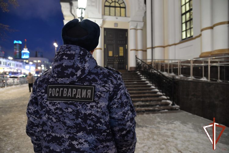 В Свердловской области сотрудники Росгвардии обеспечили охрану порядка во время празднования Рождества Христова
