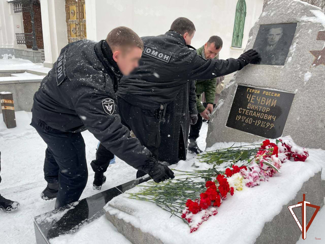 На Среднем Урале росгвардейцы почтили память Героя России  Виктора Чечвия