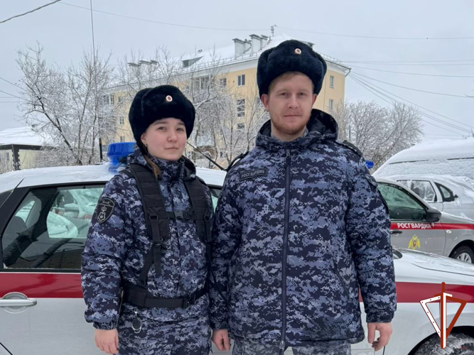 Росгвардейцы оказали содействие в ликвидации последствий автомобильной аварии в Свердловской области
