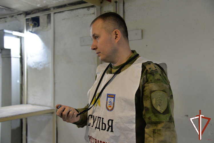 На Среднем Урале росгвардейцы приняли участие в состязаниях по военно-спортивному многоборью