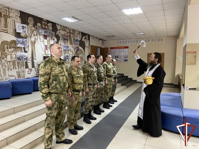 На Урале в подразделениях Росгвардии состоялись встречи с представителями Русской православной церкви