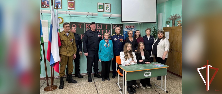 В Свердловской области открыли парту Героя в честь погибшего сотрудника ОМОН