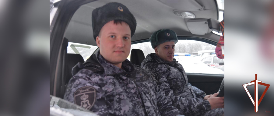 В Екатеринбурге росгвардейцы помогли найти пропавшего ребенка