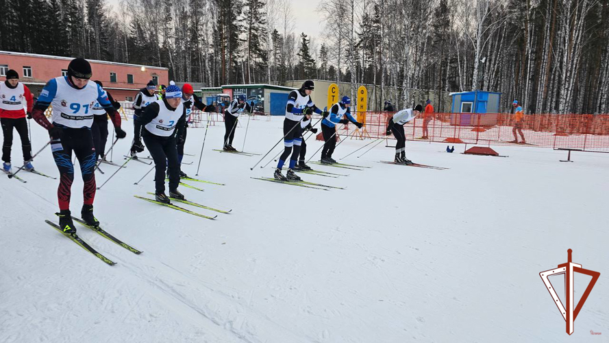 На Среднем Урале росгвардейцы приняли участие в состязаниях по военно-спортивному многоборью