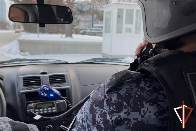 В Екатеринбурге росгвардейцы задержали подозреваемого в серии краж