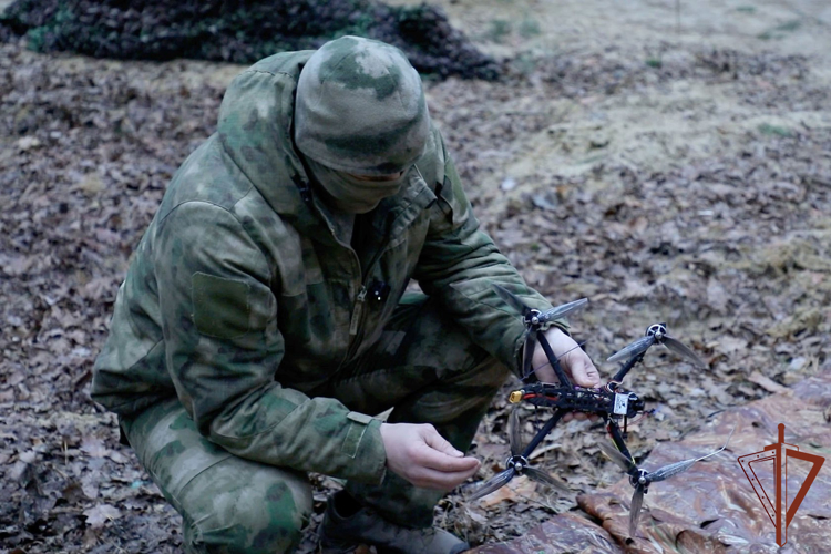 Подразделение РЭБ Росгвардии одновременно обезвредило два дрона противника в Белгородской области (видео)