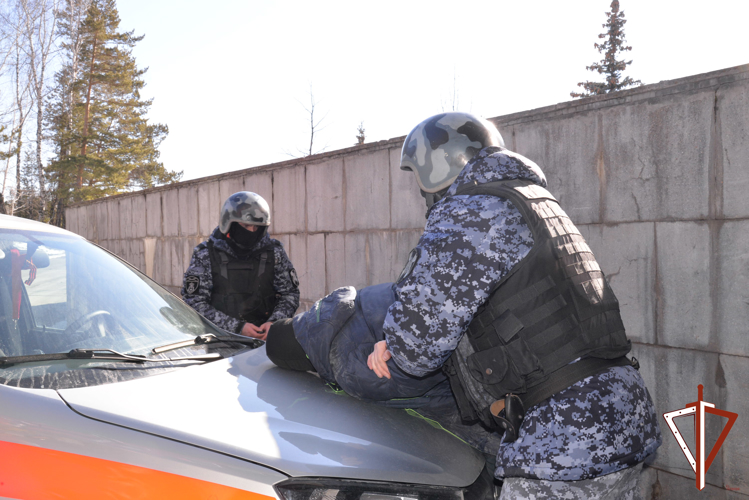 На Среднем Урале росгвардейцы состязались за звание лучшего по профессии