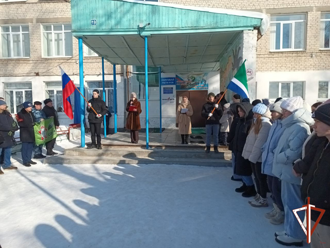 Мемориальную доску погибшему воину правопорядка открыли в Свердловской области