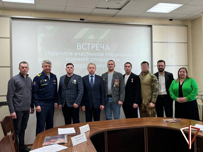 Росгвардейцы в Екатеринбурге проводят патриотические мероприятия с подшефной молодежью