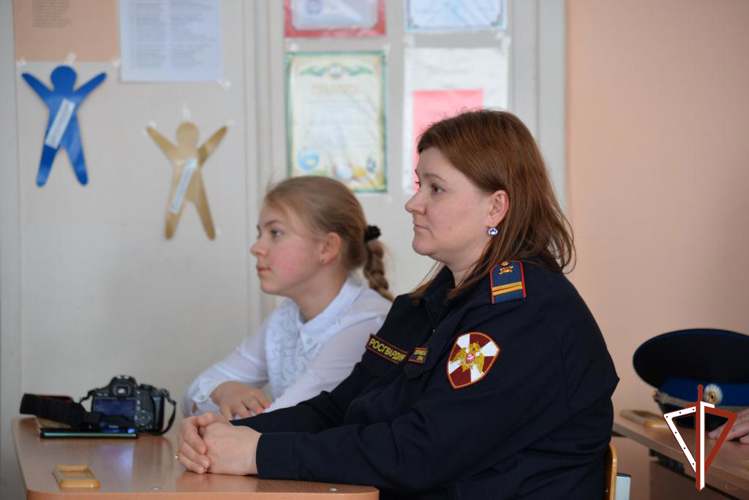 На Среднем Урале состоялось открытие парты Героя в память о бойце спецназа войск правопорядка 