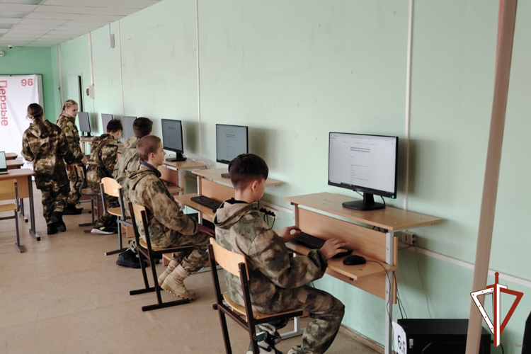 Команда военнослужащего территориального управления на Урале стала победителем городского этапа «Зарницы 2.0»