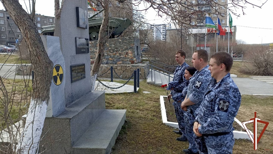 Росгвардейцы на Среднем Урале почтили память героев – чернобыльцев