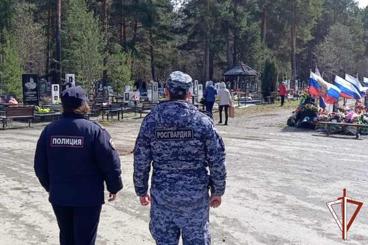 Росгвардейцы обеспечили безопасность массовых мероприятий в честь Радоницы на Среднем Урале