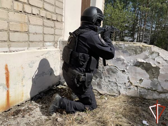 Тактическое учение ОМОН Росгвардии завершилось в Свердловской области 
