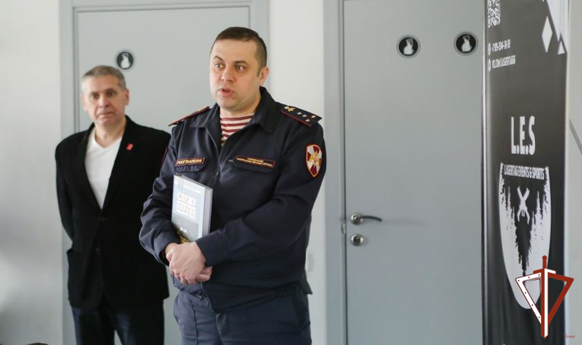 На Среднем Урале росгвардейцы продолжают участвовать в мероприятиях с подрастающим поколением