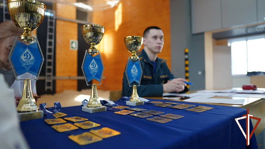 Росгвардейцы на Среднем Урале стали серебряными призерами  соревнований по гиревому спорту спартакиады «Динамо»