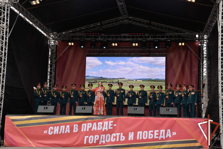 Начальник Управления Росгвардии по Свердловской области принял участие в торжественном открытии выставки трофейной техники стран НАТО