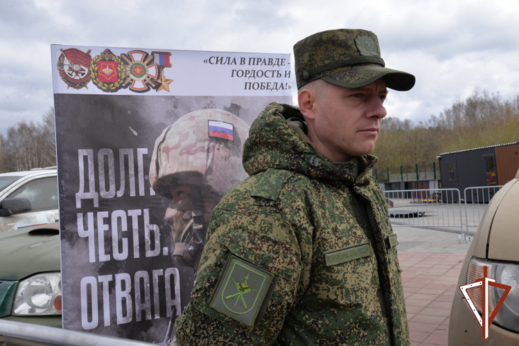 Начальник Управления Росгвардии по Свердловской области принял участие в торжественном открытии выставки трофейной техники стран НАТО