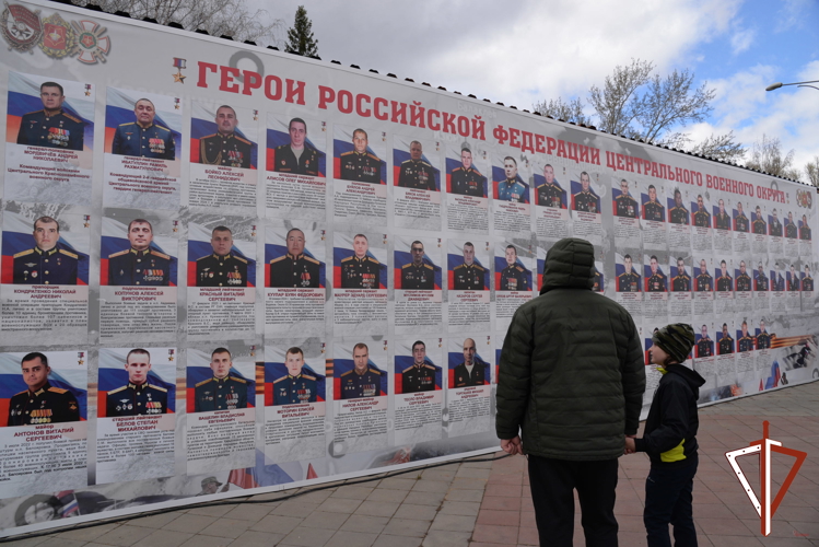 Начальник Управления Росгвардии по Свердловской области принял участие в торжественном открытии выставки трофейной техники стран НАТО