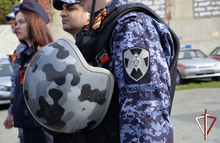В Свердловской области дан старт ведомственной акции «Бессмертный автополк»