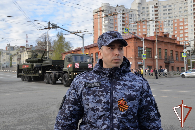 На Среднем Урале росгвардейцы обеспечили охрану порядка на праздничных мероприятиях в честь Дня Победы