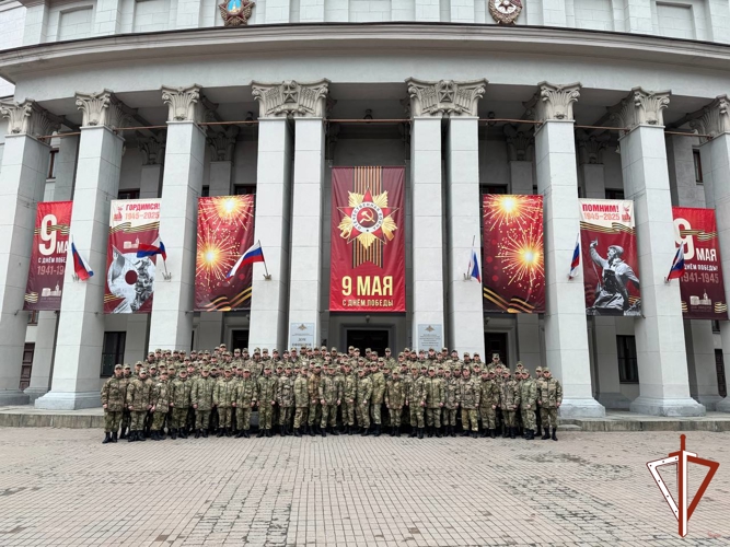 Военнослужащие калиновского соединения посетили выставки в окружном доме офицеров Екатеринбурга