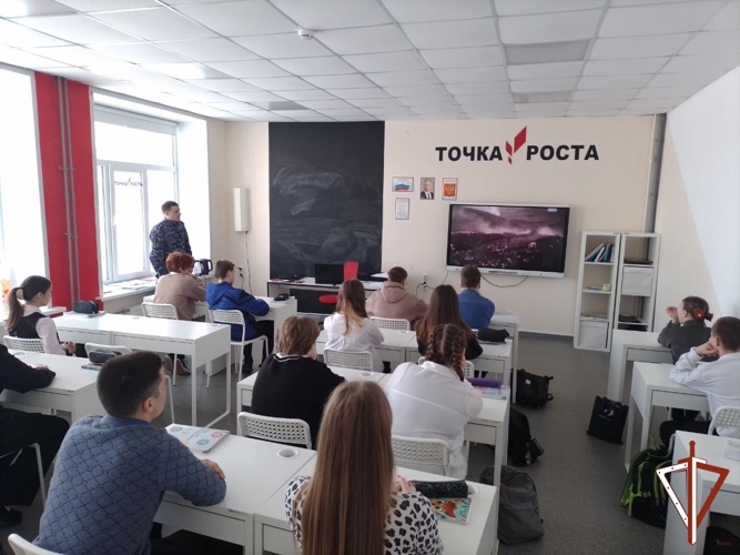 В Свердловской области продолжаются профориентационные мероприятия для школьников