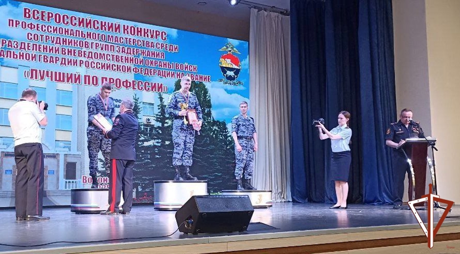 Уральские росгвардейцы стали победителями Всероссийского конкурса профмастерства среди сотрудников вневедомственной охраны